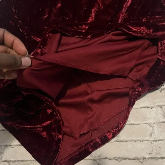 Charlotte Russe Burgundy Asymmetrical Velvet Dress Size Large - Picture 5 of 10